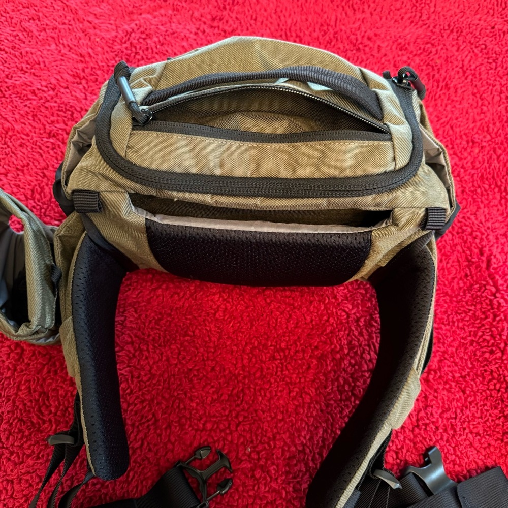Kitanica Scorpion Pack with Water Bottle Holster - Picture 4 of 16